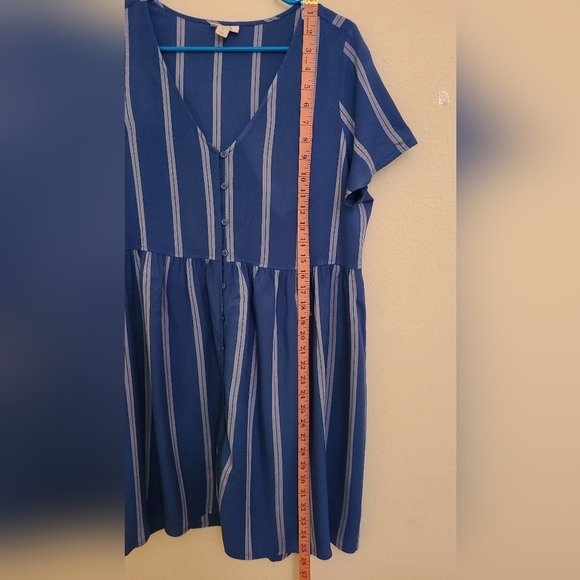 ANA Women's Casual Blue Striped Short Sleeve Dress - Size Large / Pre-owned - Picture 4 of 5